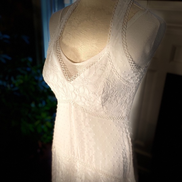 NWOT -  TAYLOR Halter Handkerchief Hem SheathDress - Picture 11 of 16